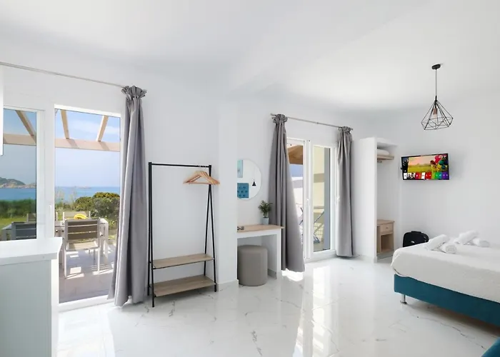 Diamond Arillas Luxury